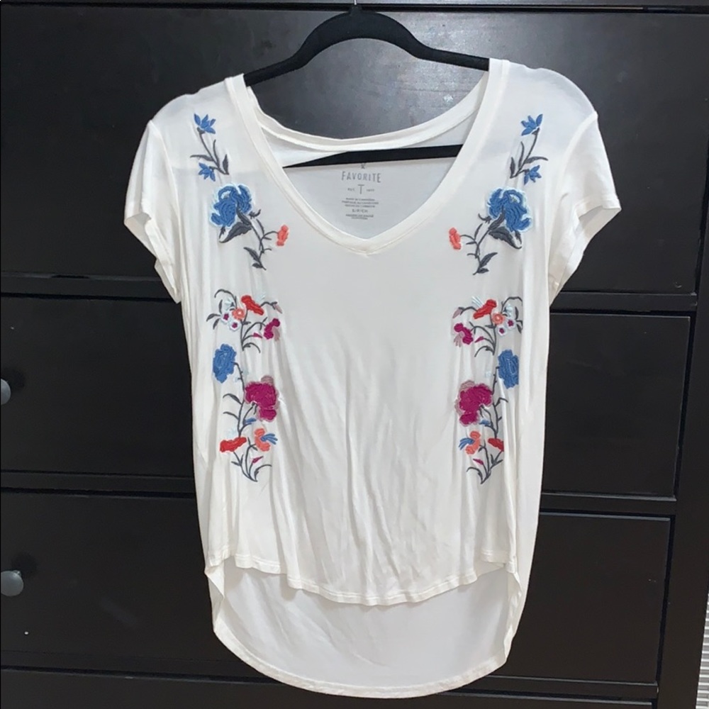 American Eagle Favorite Tee